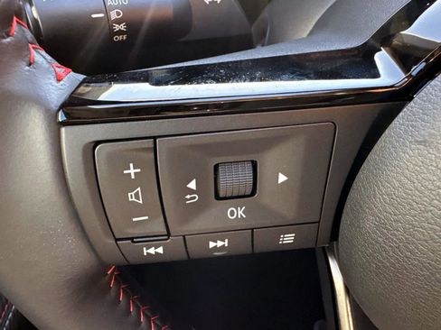 Used 2025 Nissan Kicks SR image 23