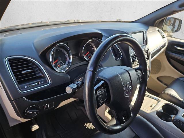 Used 2019 Dodge Grand Caravan SXT FWD image 9
