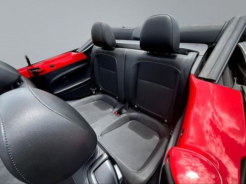 Used 2018 Volkswagen Beetle 2.0T S FWD image 23