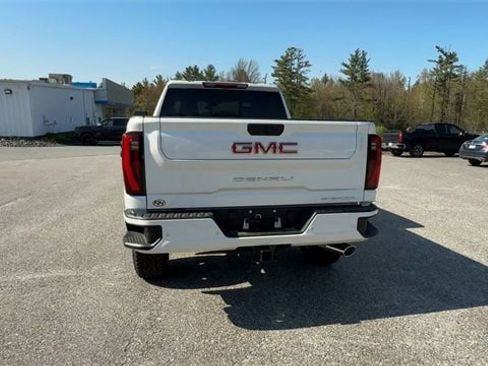New 2025 GMC Sierra 3500 Denali image 7