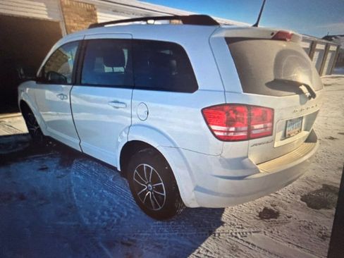 Used 2018 Dodge Journey SE w/ Blacktop Package image 4