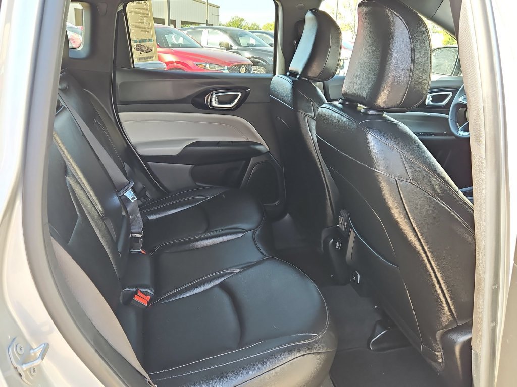 Used 2025 Jeep Compass Limited AWD/4WD image 30