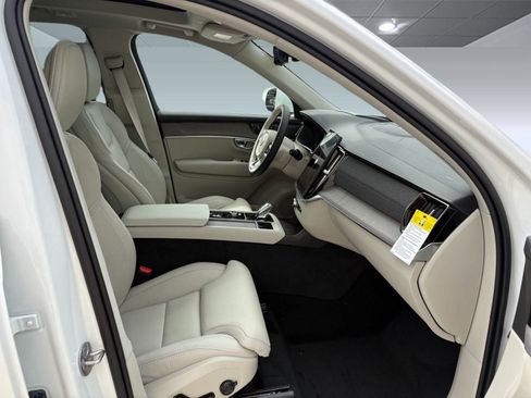 New 2026 Volvo XC90 B6 Ultra image 27