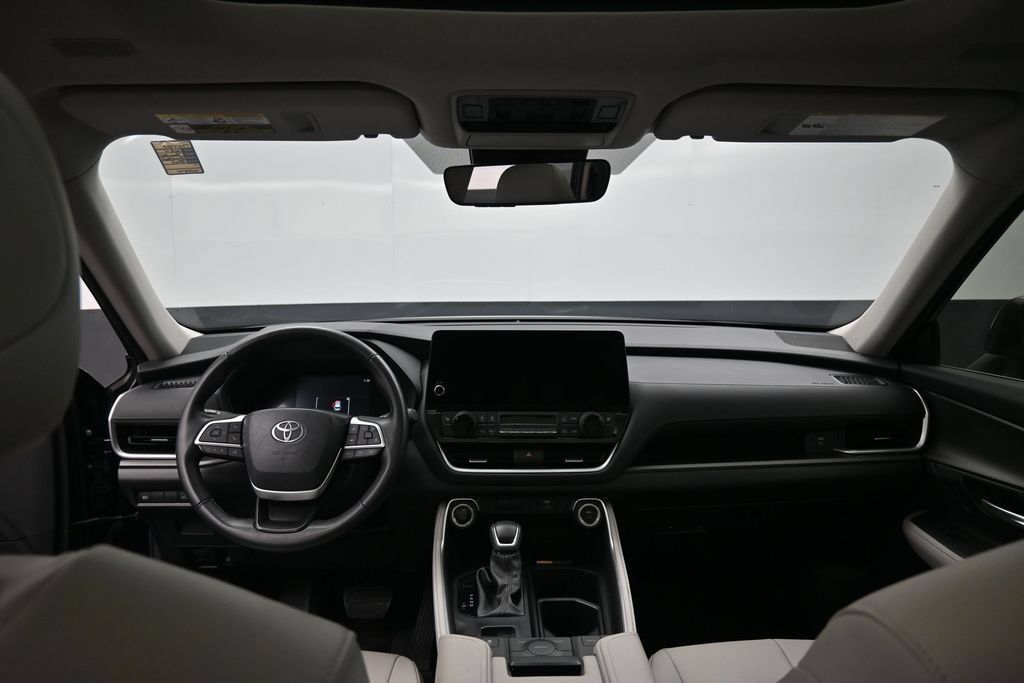 Certified 2024 Toyota Grand Highlander AWD image 27