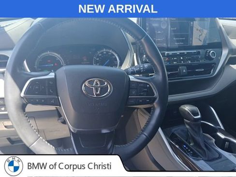 Used 2020 Toyota Highlander Platinum AWD/4WD image 19