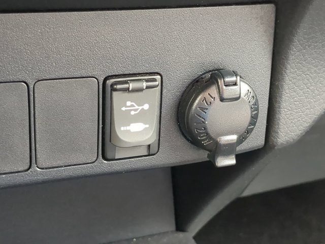Used 2014 Toyota RAV4 LE FWD image 24
