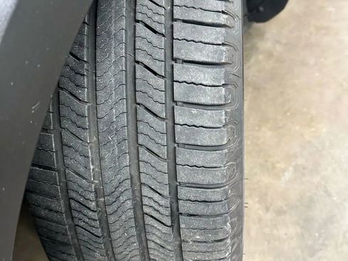 Used 2018 Ford Explorer Platinum image 16