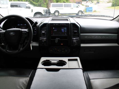 Used 2018 Ford F350 XLT AWD/4WD image 11