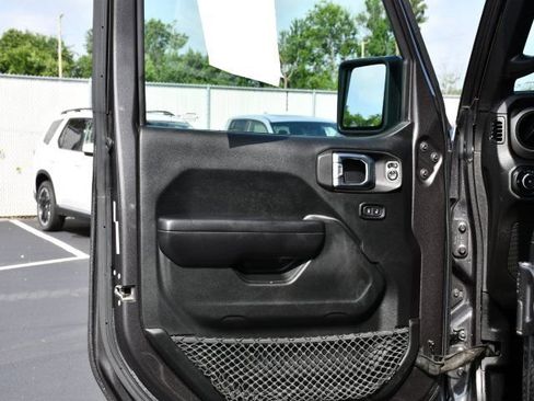 Used 2018 Jeep Wrangler Unlimited Sport S AWD/4WD image 16