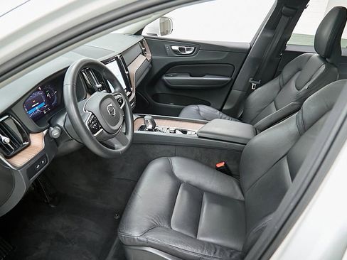 Certified 2023 Volvo XC60 T8 Plus image 17