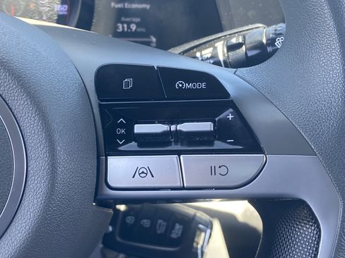 Used 2021 Hyundai Elantra SE FWD image 22