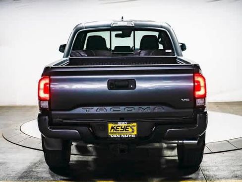 Used 2019 Toyota Tacoma TRD Sport w/ Technology Package image 8