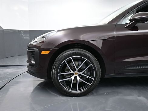 Certified 2025 Porsche Macan AWD/4WD image 12