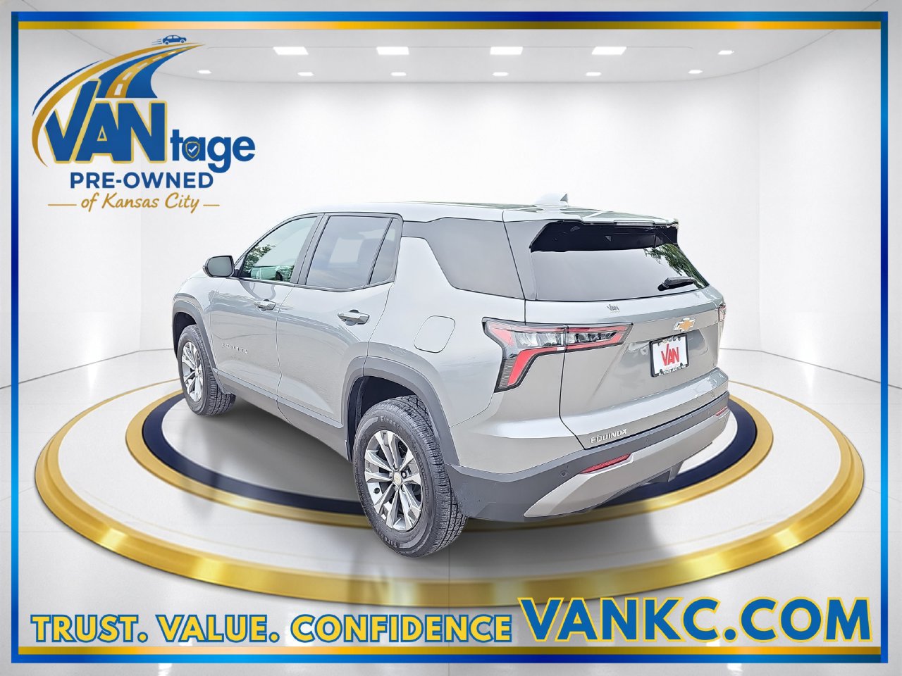 Used 2025 Chevrolet Equinox LT FWD image 9