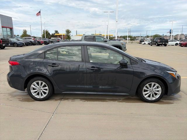 Used 2023 Toyota Corolla LE w/ LE Convenience Package FWD image 8