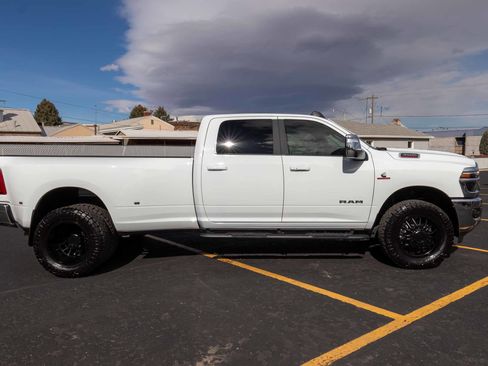 Used 2025 RAM 3500 Laramie image 2