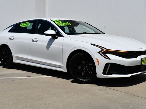Used 2025 Kia K5 LXS FWD image 2