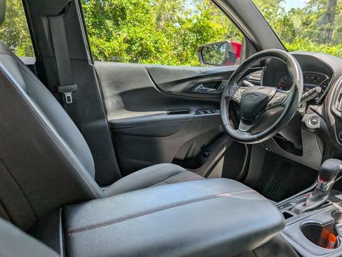 Used 2022 Chevrolet Equinox RS w/ Infotainment Package FWD image 14