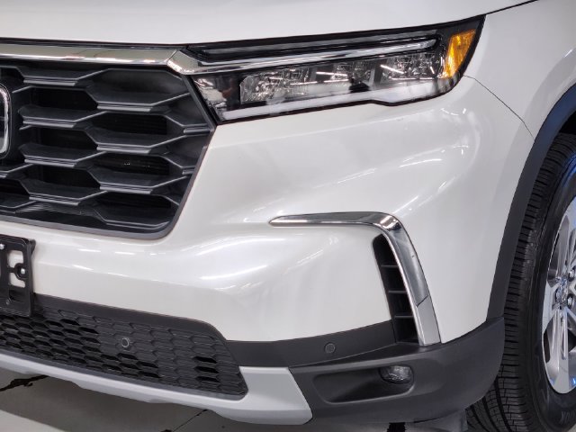 Used 2025 Honda Pilot EX-L image 12