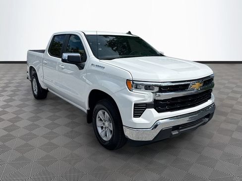 Used 2025 Chevrolet Silverado 1500 LT RWD image 4
