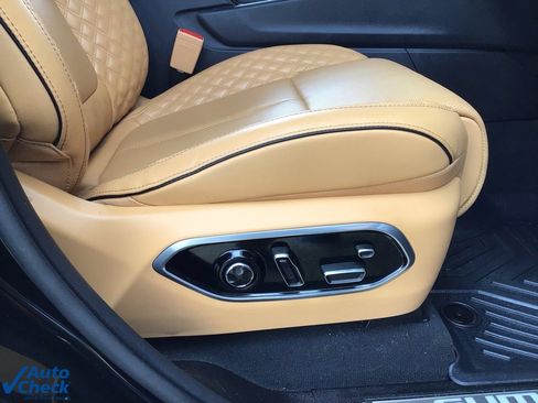 Used 2023 Jeep Grand Cherokee Summit w/ Advanced Protech Group IV image 16