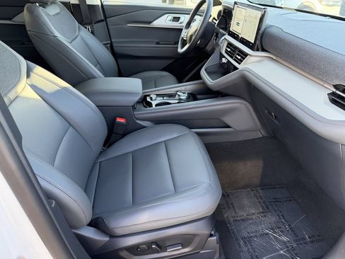 New 2026 Ford Explorer Active w/ Active Comfort Package RWD image 12