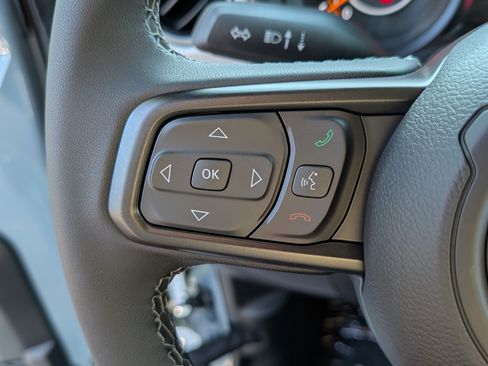 New 2026 Jeep Gladiator Sport AWD/4WD image 18