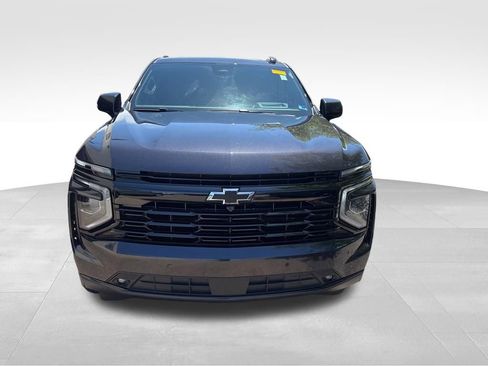 Used 2025 Chevrolet Suburban RST w/ Advanced Technology Package AWD/4WD image 2