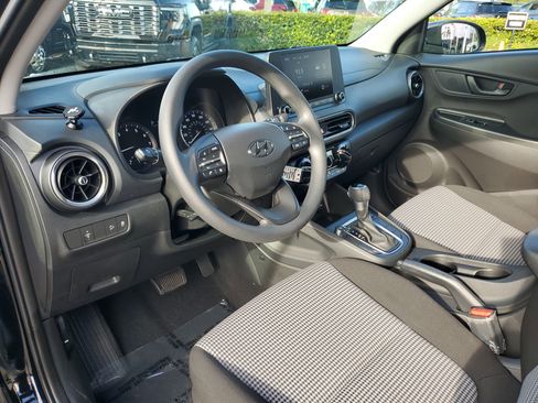 Used 2023 Hyundai Kona SE w/ Cargo Package image 9