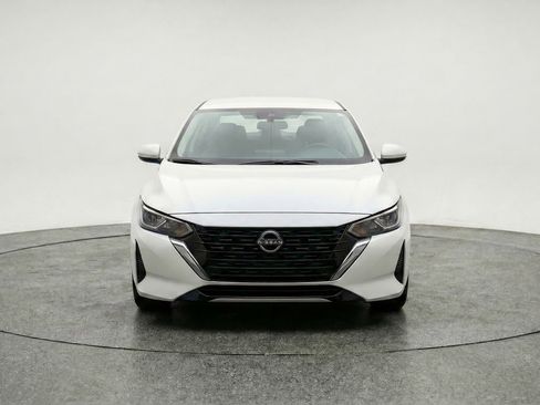 Used 2025 Nissan Sentra SV FWD image 2