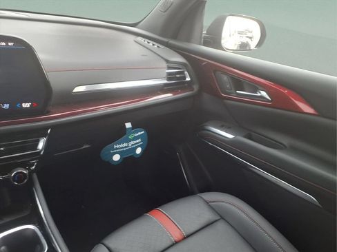 Certified 2026 Chevrolet Traverse RS w/ LPO, Floor Liner Package AWD/4WD image 23