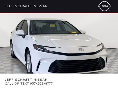 Used 2025 Toyota Camry LE w/ Convenience Package image 1