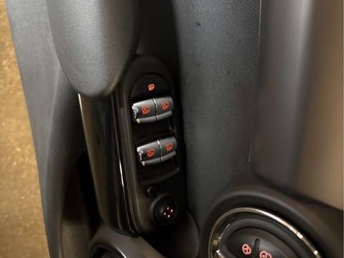 Used 2023 MINI Cooper 4-Door Hardtop FWD image 12