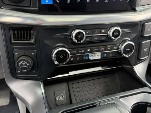 Used 2025 Ford F150 Lariat w/ Equipment Group 502A High image 19