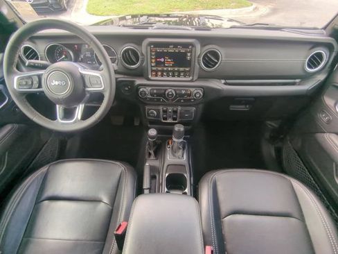 Used 2023 Jeep Wrangler Unlimited Sahara AWD/4WD image 17