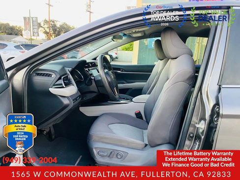 Used 2020 Toyota Camry LE FWD image 14