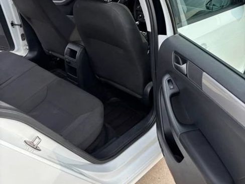 Used 2015 Volkswagen Jetta SE FWD image 11