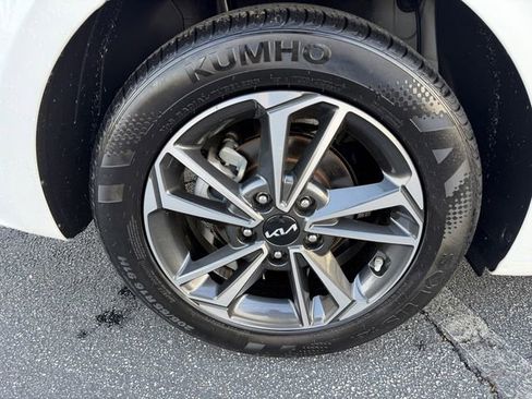 Certified 2024 Kia Forte LXS w/ LXS Technology Package image 34