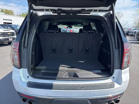 Used 2024 Chevrolet Tahoe Premier AWD/4WD image 6
