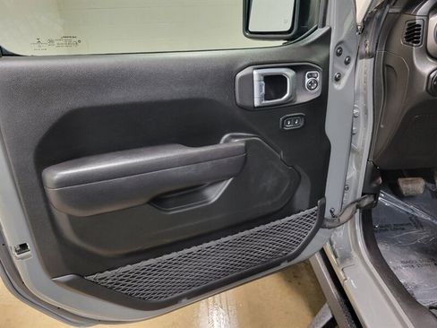 Used 2022 Jeep Wrangler Unlimited Sport AWD/4WD image 43