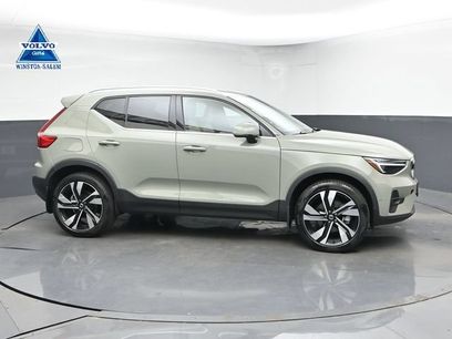 Used 2025 Volvo XC40 B5 Ultra w/ Climate Package