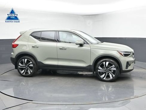 Used 2025 Volvo XC40 B5 Ultra w/ Climate Package AWD/4WD image 1