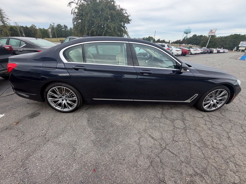 Used 2019 BMW 740i xDrive w/ Executive Package AWD/4WD image 2