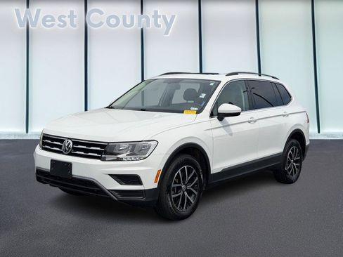 Used 2021 Volkswagen Tiguan SE w/ Panoramic Sunroof Package AWD/4WD image 9