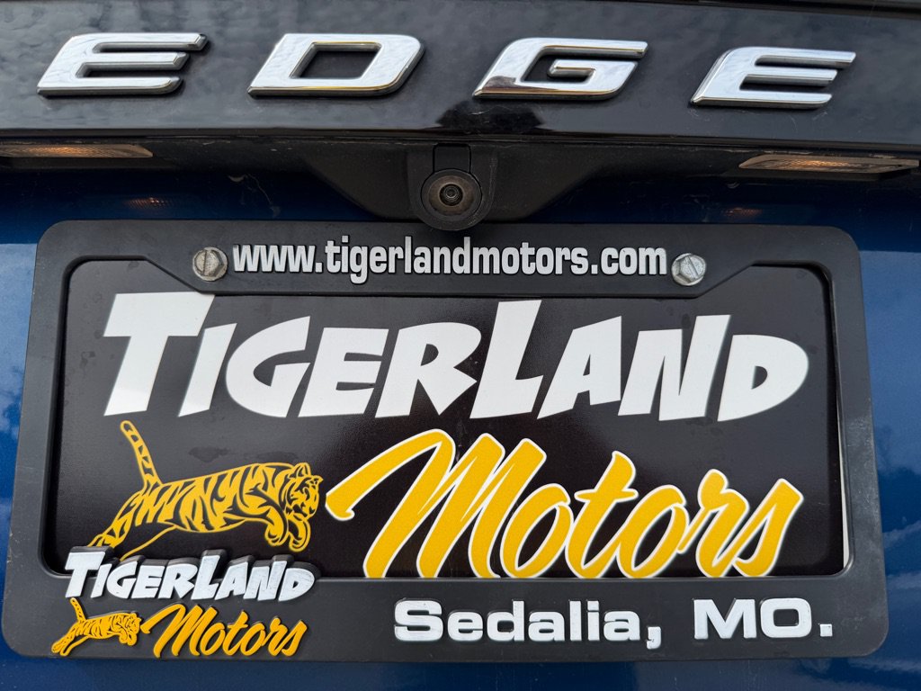 Used 2023 Ford Edge SEL AWD/4WD image 16