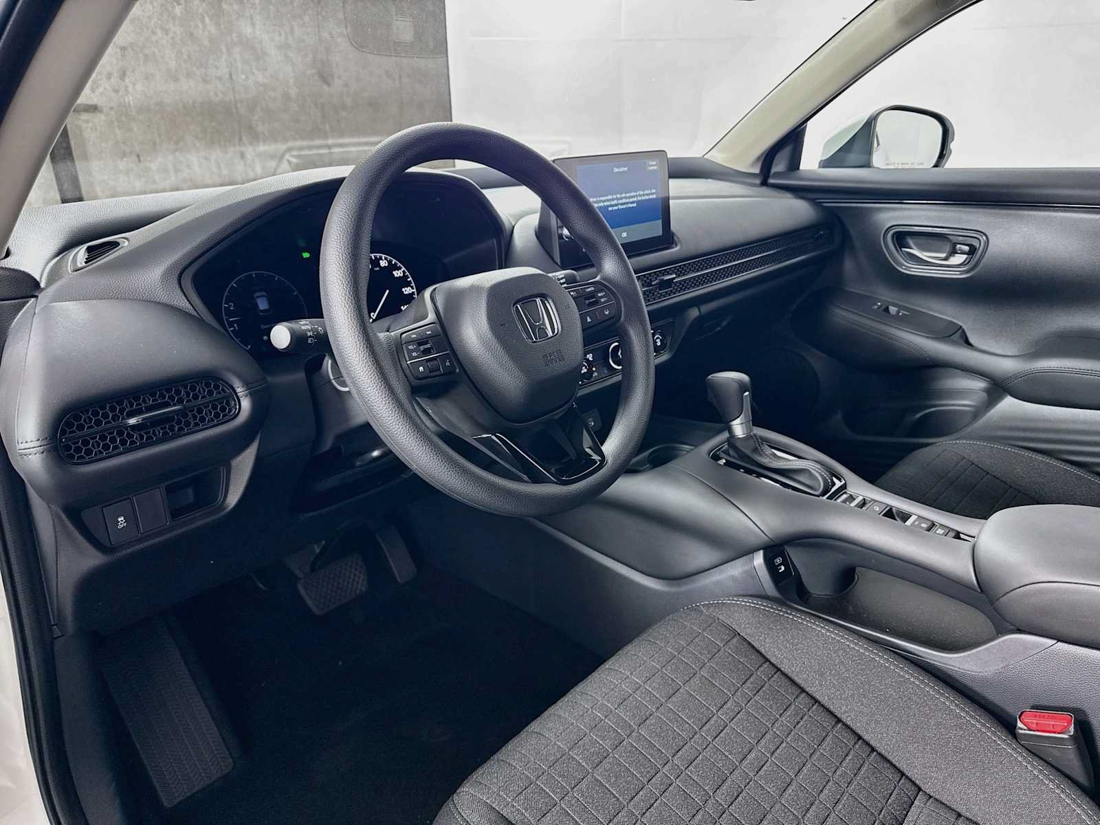 Used 2027 Honda HR-V LX image 9