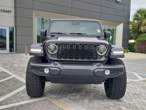 Used 2025 Jeep Wrangler Willys image 8