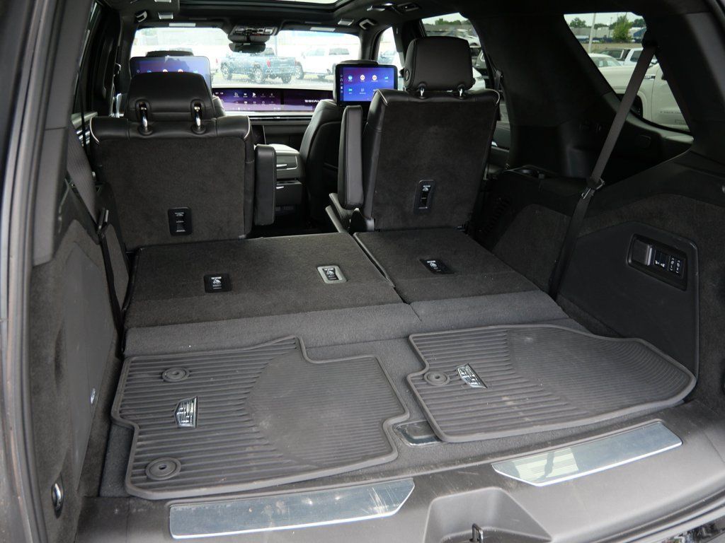 Used 2025 Cadillac Escalade Sport Platinum AWD/4WD image 20