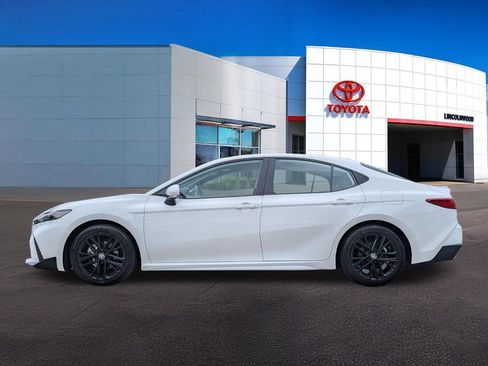Used 2026 Toyota Camry SE FWD image 13