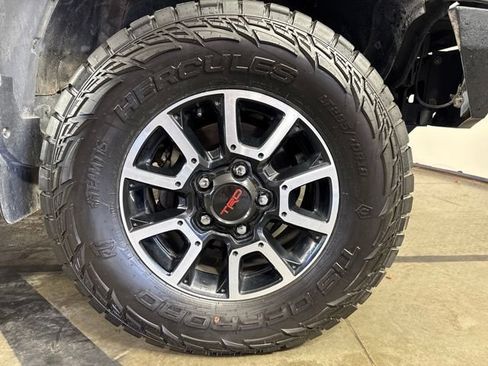 Used 2017 Toyota Tundra SR5 w/ TRD Off Road Package AWD/4WD image 11